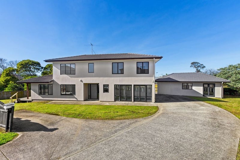 11 Tomes Lane, Favona, Auckland - Carousel 1