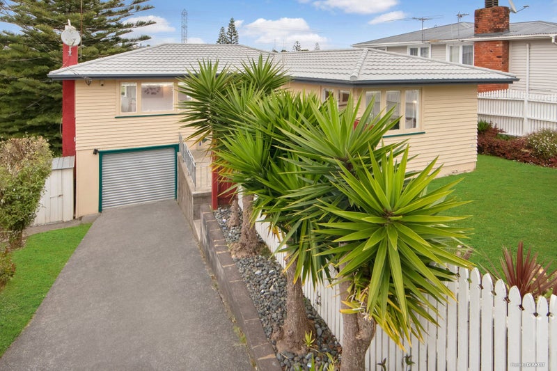 40 Mary Dreaver Street, New Windsor, Auckland - Carousel 1