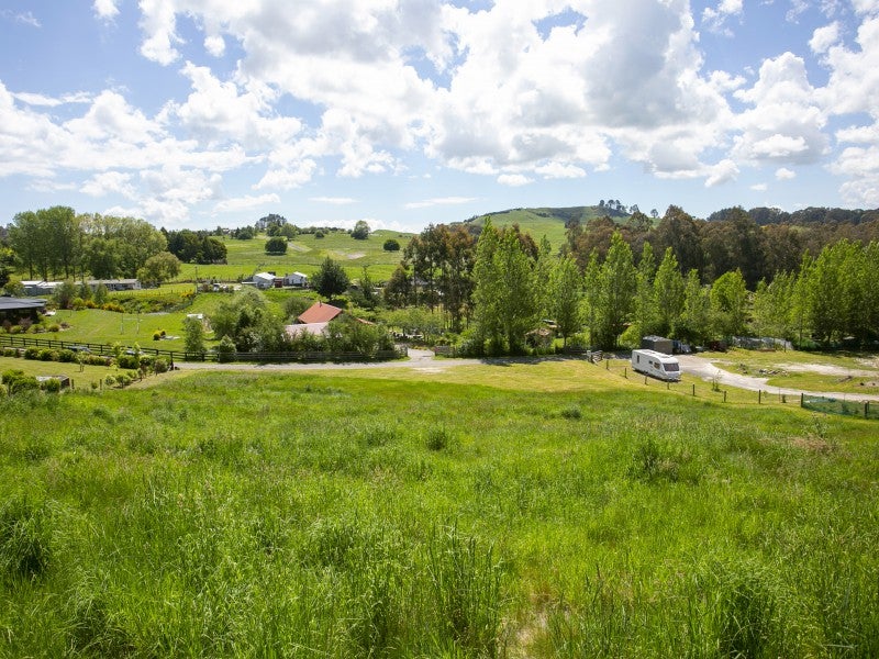 2/142 Mapara Road, Acacia Bay, Taupō - Carousel 2