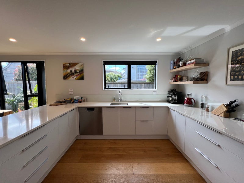 25 Charleston Avenue, Boulcott, Lower Hutt - Carousel 2