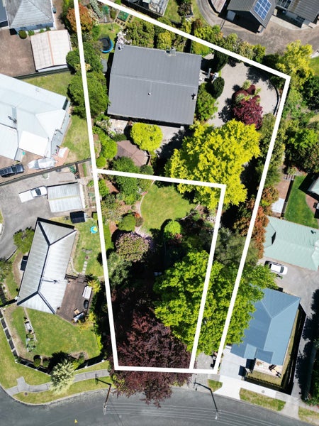 11 Chesham Avenue, Waipahihi, Taupo - Carousel 2