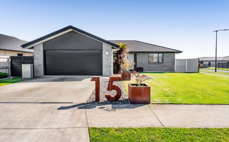 15 Customhouse Street, Bell Block, New Plymouth - Carousel 1