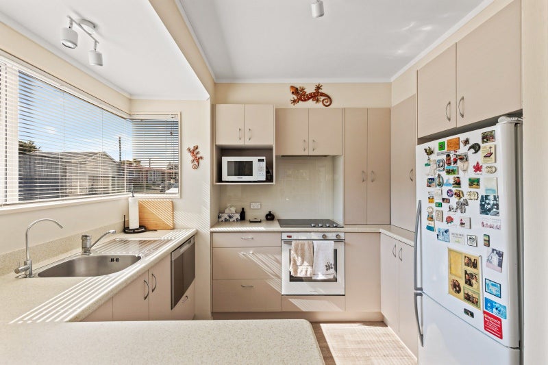 1/20 Stoke Street, Westown, New Plymouth - Carousel 2