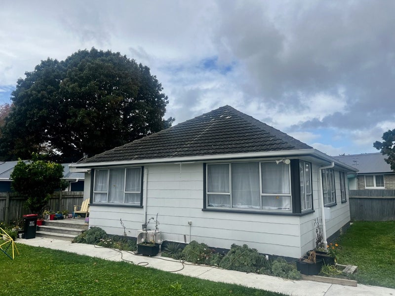 1111 Willowpark Road North, Mayfair, Hastings - Carousel 1