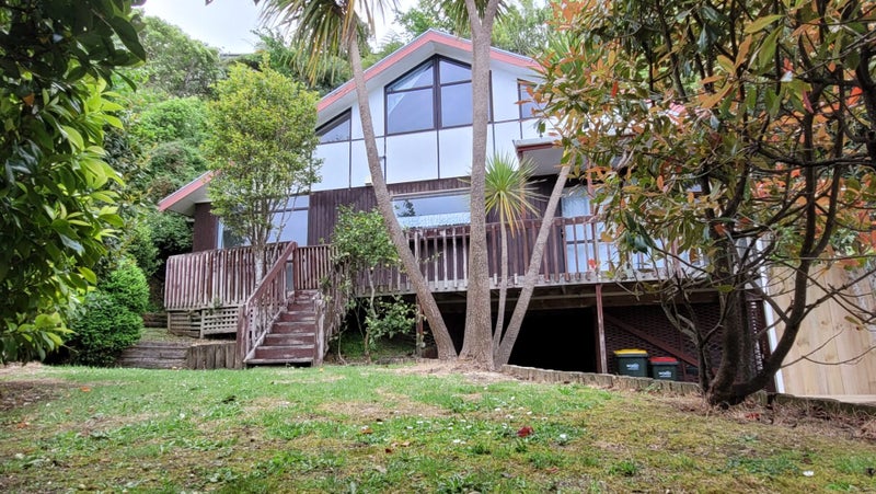 10 Gainsborough Grove, Belmont, Lower Hutt - Carousel 1