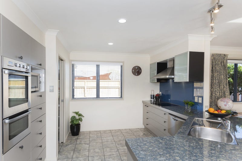 4 Margaret Place, Lytton West, Gisborne - Carousel 2