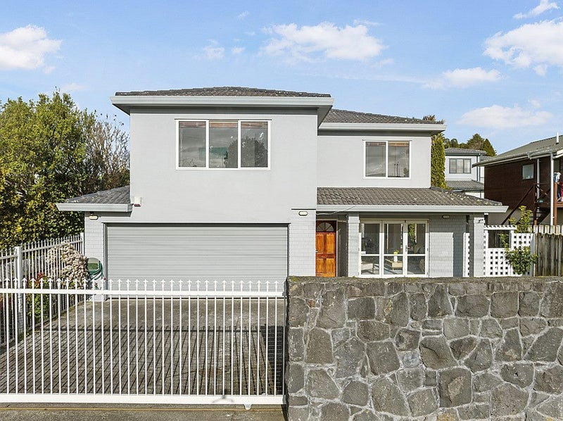 1/10 Melrose Road East, Mount Roskill, Auckland - Carousel 1