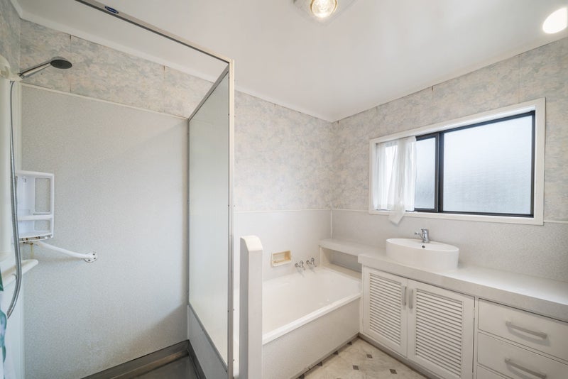 2/377 Blockhouse Bay Road, Blockhouse Bay, Auckland - Carousel 11