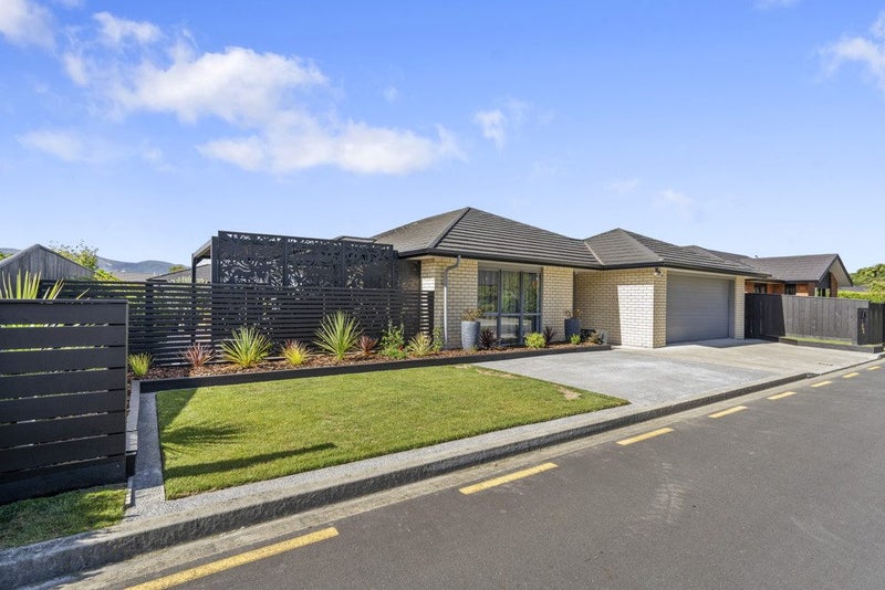 94 Riverstone Drive, Riverstone Terraces, Upper Hutt - Carousel 1