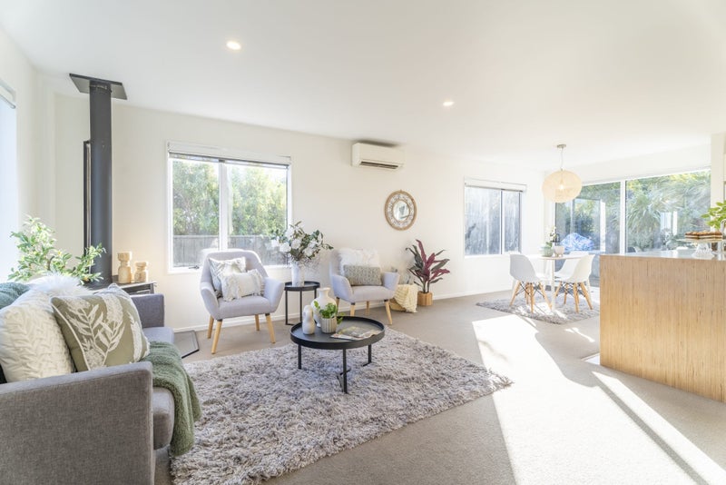 13 Wakely Road, Newlands, Wellington - Carousel 2