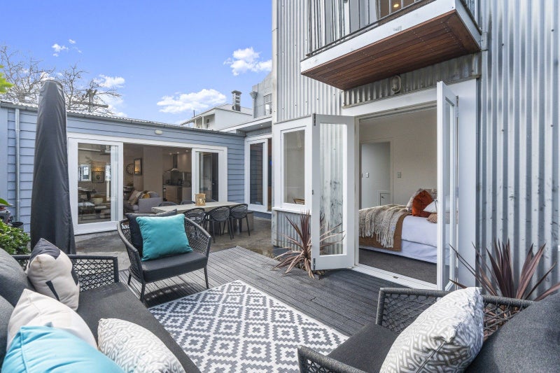 2 Gibraltar Crescent, Parnell, Auckland - Carousel 2