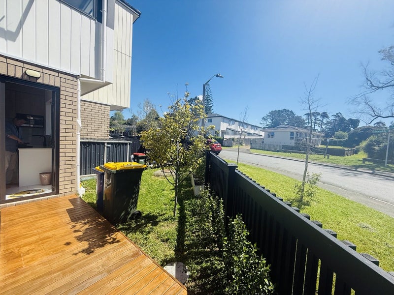 28 Camphora Place, Ranui, Auckland - Carousel 14