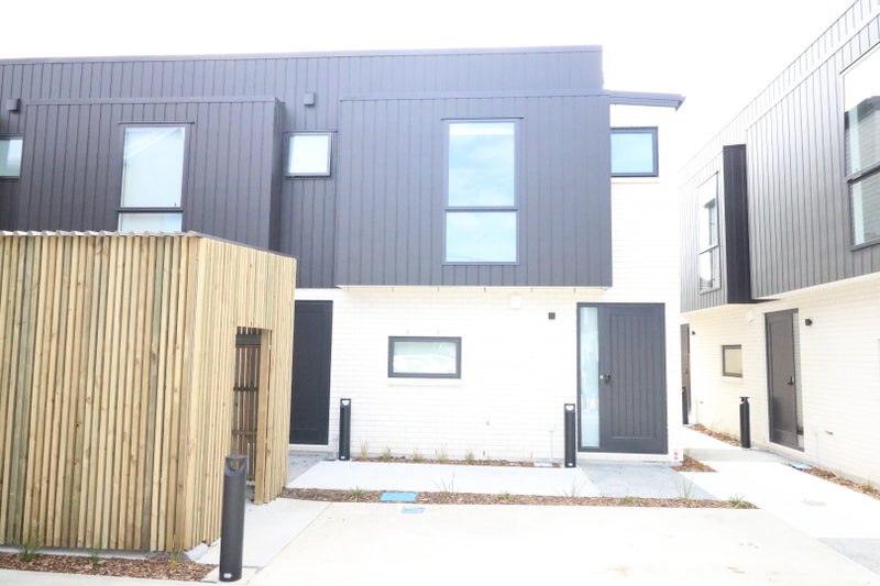 1/1 Rainey Grove, Taita, Lower Hutt - Carousel 1