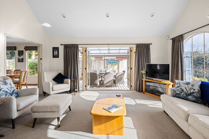 4 Guildford Place, Rototuna North, Hamilton - Carousel 2