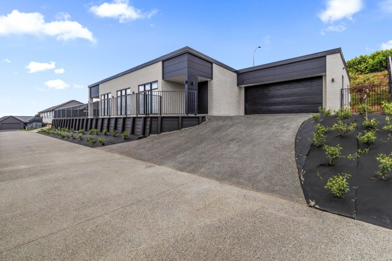 3 Riverpoint Glade, Flagstaff, Hamilton - Carousel 1