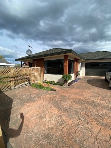 8B Wilton Row, Taradale, Napier - Carousel 1