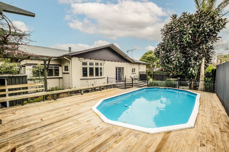 165 Coronation Avenue, Welbourn, New Plymouth - Carousel 1