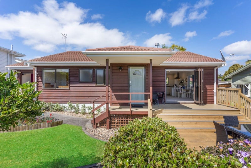 2B Camden Road, Sandringham, Auckland - Carousel 1