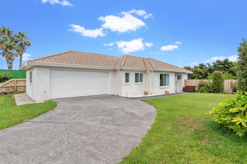 41 Davington Way, Burswood, Auckland - Carousel 1