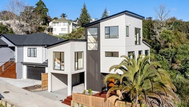 654C Beach Road, Browns Bay, Auckland - Carousel 1