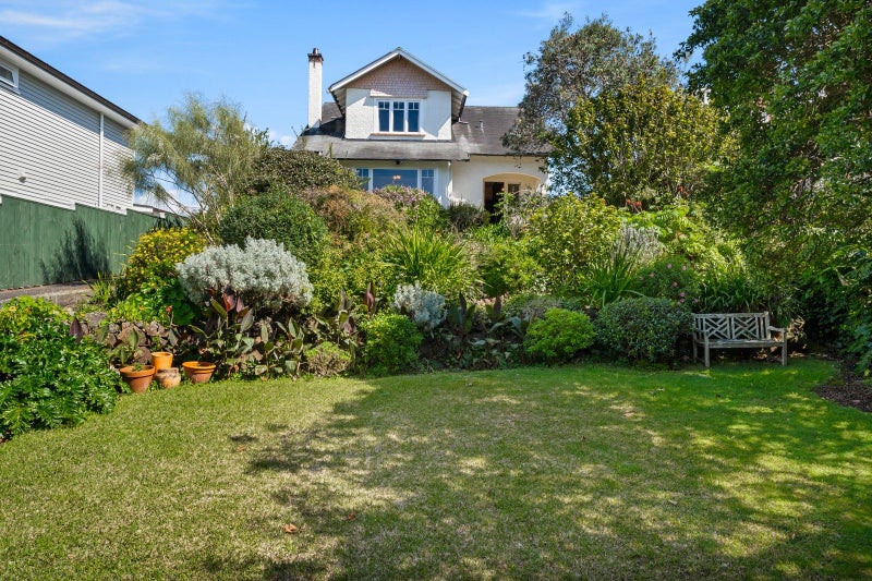 3 Cambridge Terrace, Devonport, Auckland - Carousel 1