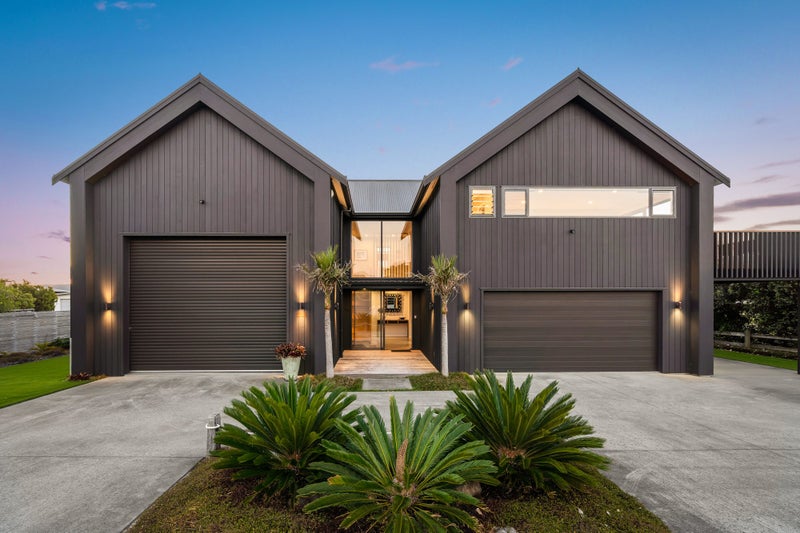 221 Omaha Drive, Omaha - Carousel 1