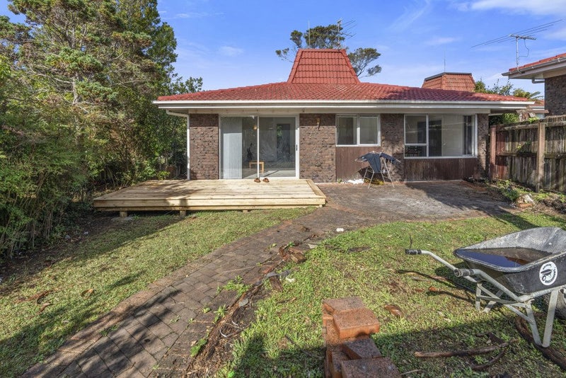 2/12 Pamela Place, New Lynn, Auckland - Carousel 1