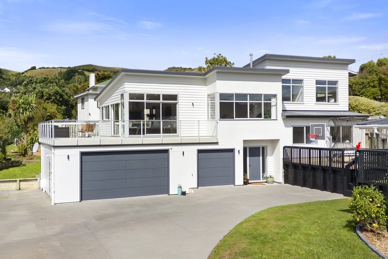 32A Tawa Terrace, Tawa, Wellington - Carousel 1