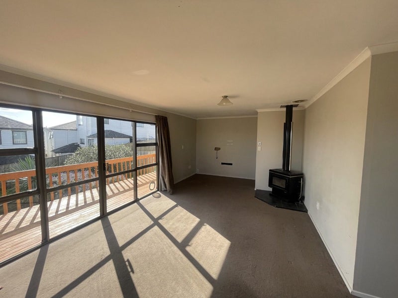 148 Aviemore Drive, Highland Park, Auckland - Carousel 2