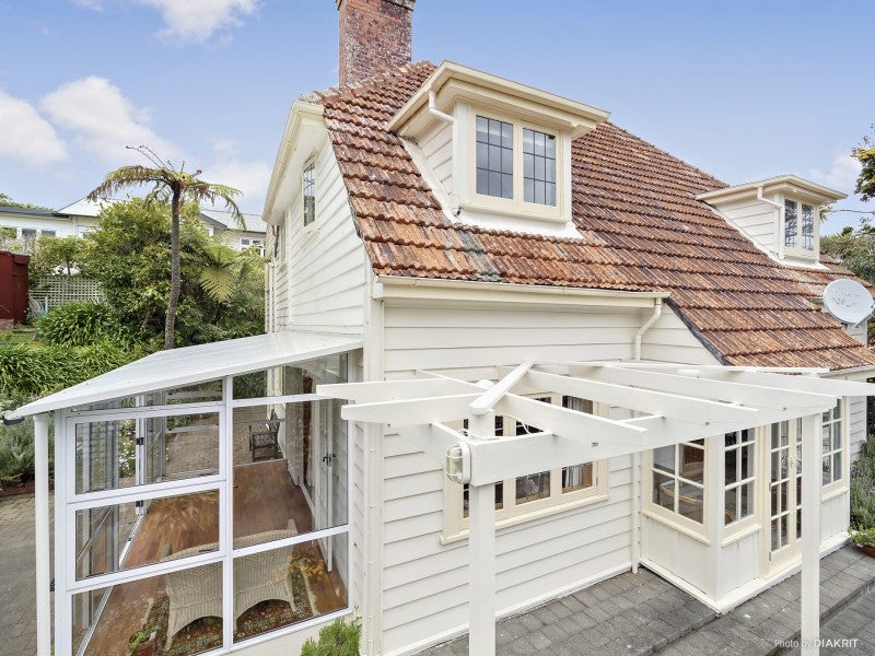 3 Chisenhall Street, Karori, Wellington - Carousel 2