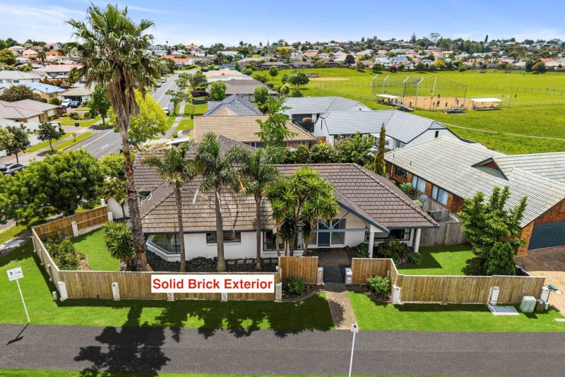 51 Meadowland Drive, Somerville, Auckland - Carousel 1