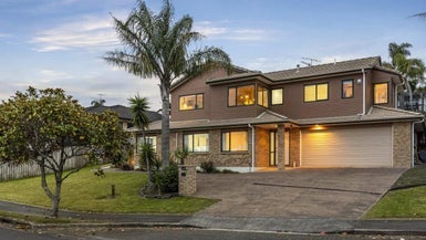 5 Baulcomb Parade, Windsor Park, Auckland - Carousel 1