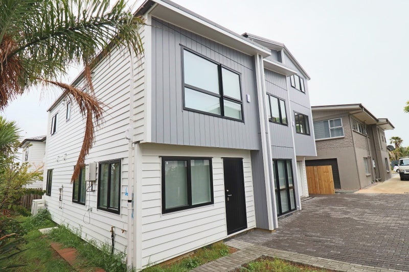 14 Gulf Crest, Bucklands Beach, Auckland - Carousel 1