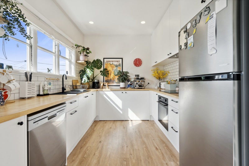 15 Leveson Street, Strathmore Park, Wellington - Carousel 1