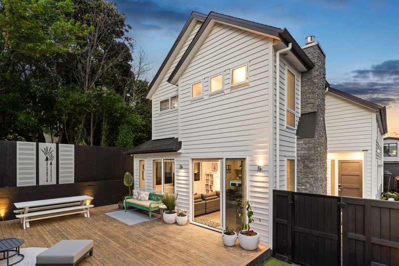 33B Paihia Road, Onehunga, Auckland - Carousel 1