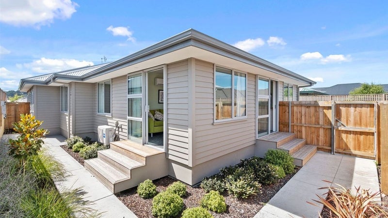 2/166 Palmers Road, New Brighton, Christchurch - Carousel 1