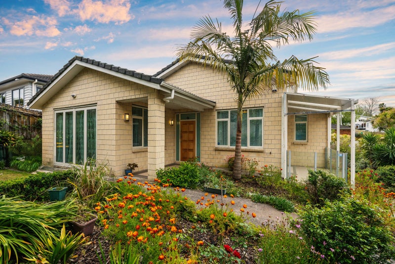 12B Wattle Street, New Lynn, Auckland - Carousel 2