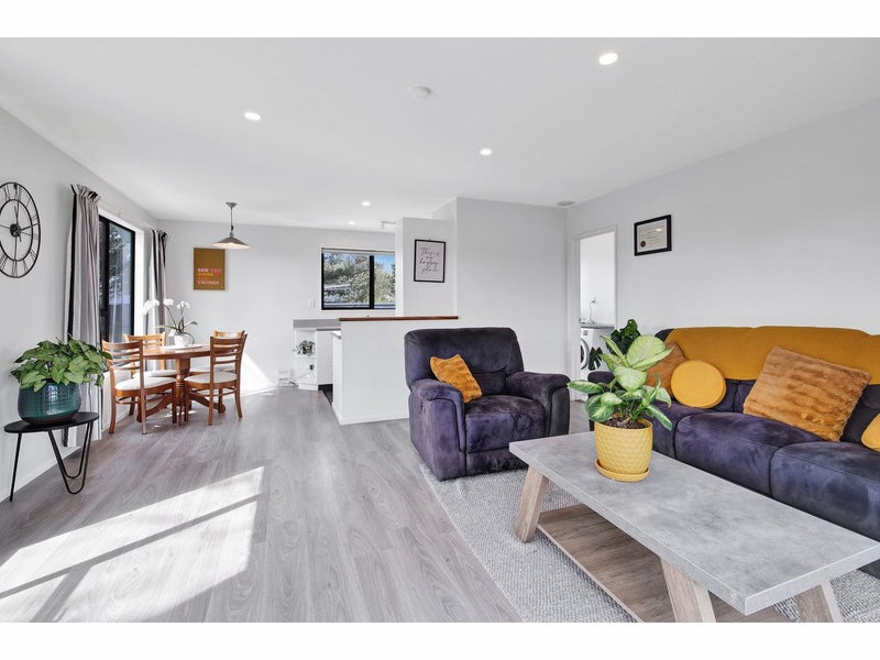 2/79 Ottawa Road, Wainoni, Christchurch - Carousel 2