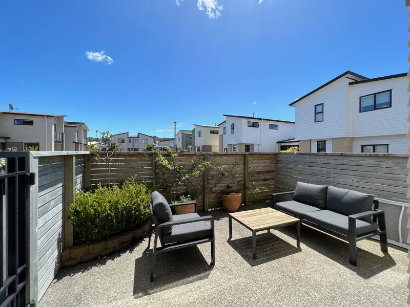 25 Latimer Way, Petone, Lower Hutt - Carousel 1