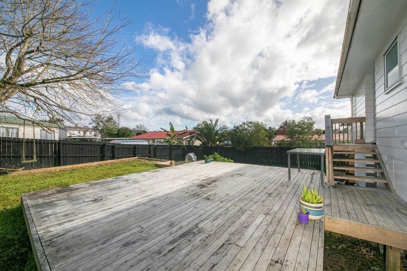 6 Solea Road, Sunnyvale, Auckland - Carousel 12