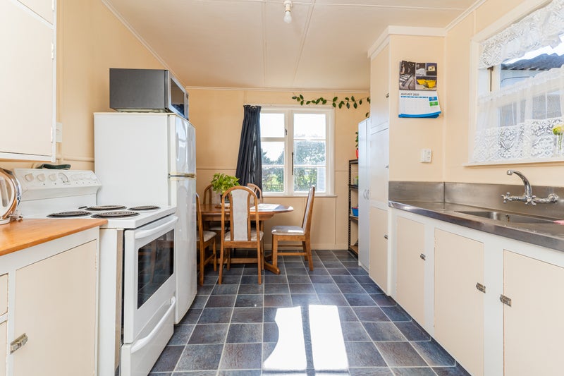 30 Karaka Street, Tokomaru, Palmerston North - Carousel 2