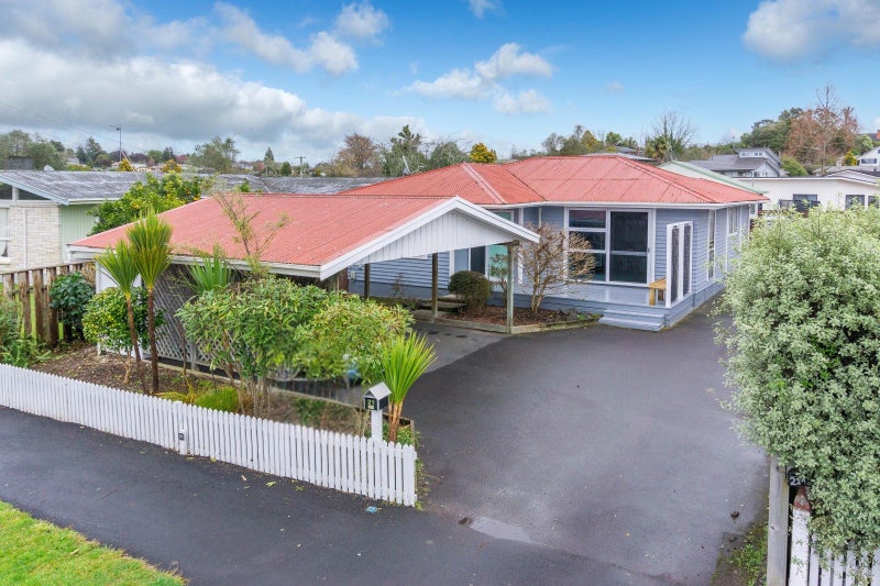 21 Carrington Avenue, Hillcrest, Hamilton - Carousel 12