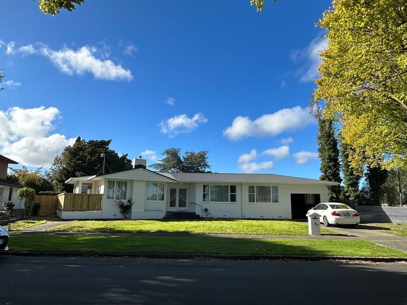 77 Birmingham Street, Takaro, Palmerston North - Carousel 1