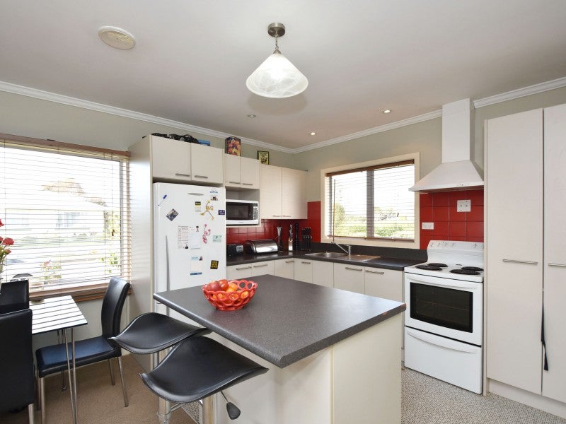 18 Adamson Crescent, Glengarry, Invercargill - Carousel 2