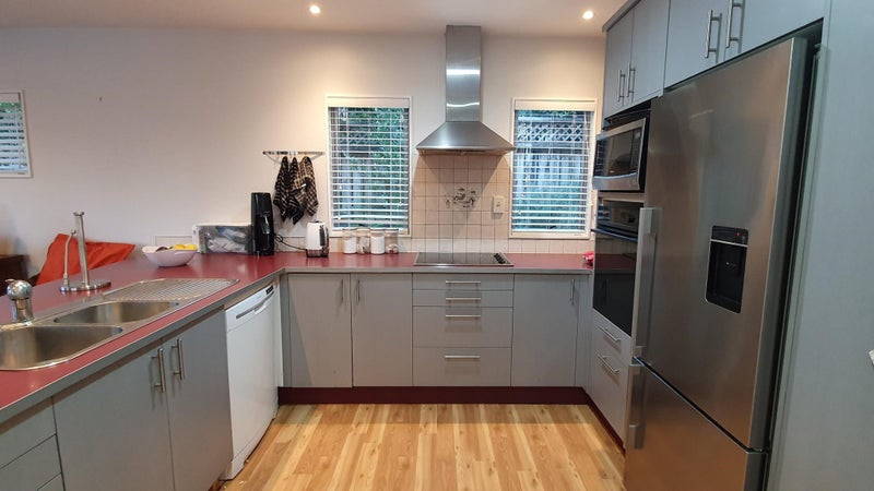 21 Springwater Vale, Unsworth Heights, Auckland - Carousel 2