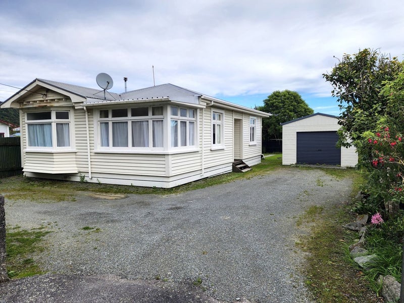 6 Ashmore Avenue, Cobden, Greymouth - Carousel 1