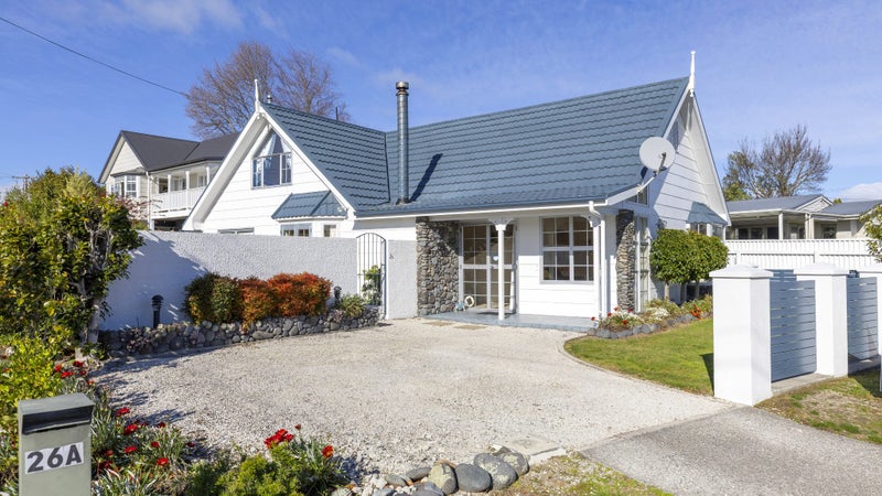 26 Aubrey Crescent, Rainbow Point, Taupo - Carousel 1