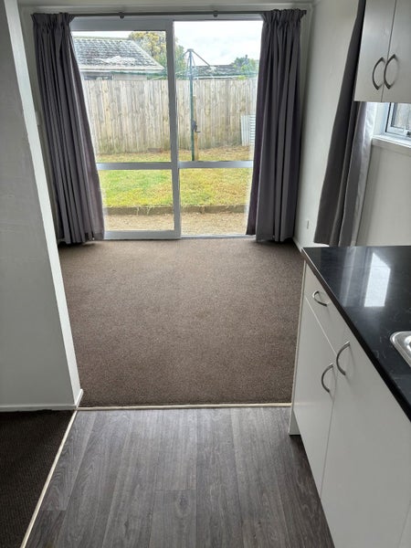 18 Gibbons Road, Weymouth, Auckland - Carousel 1