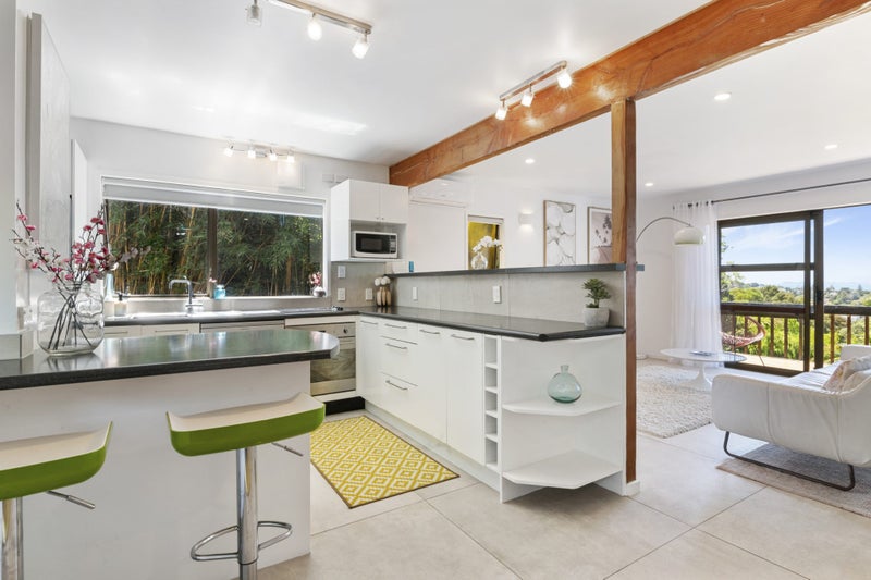 1/813 East Coast Road, Northcross, Auckland - Carousel 2