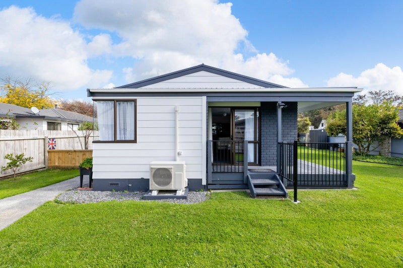 63 Waterford Road, Fitzroy, Hamilton - Carousel 2